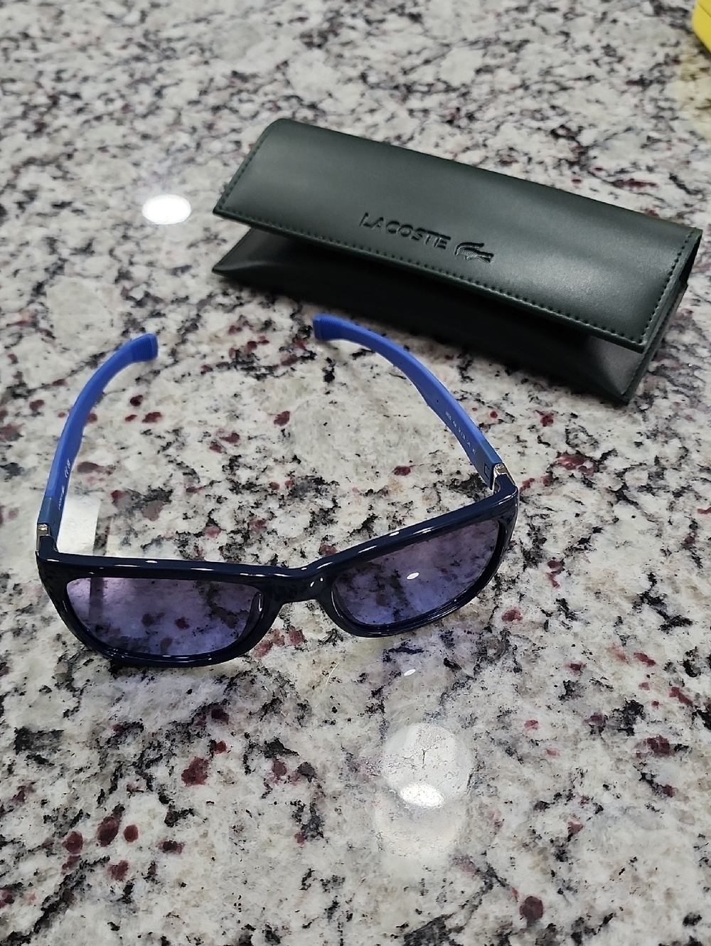 NEW Lacoste L662s 424 Blue Sunglasses W/ Magnetic Extendable Temple.